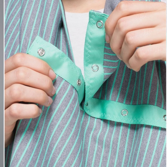 Lululemon Vinyasa Scarf 
Parallel Stripe Menthol Heathered Slate - Picture 4 of 7